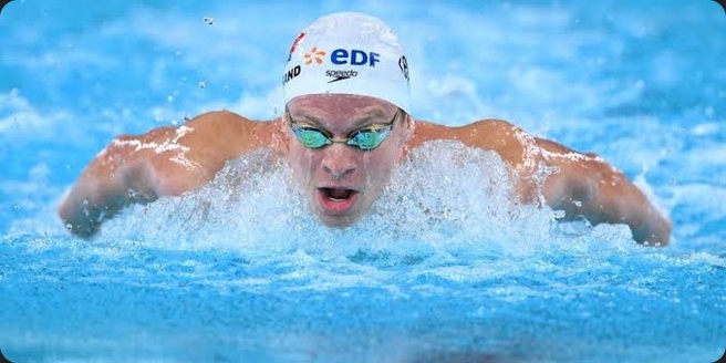 Championnats d&rsquo;Europe de natation : Maxime Grousset aligné sur le relais mixte, Léon Marchand absent